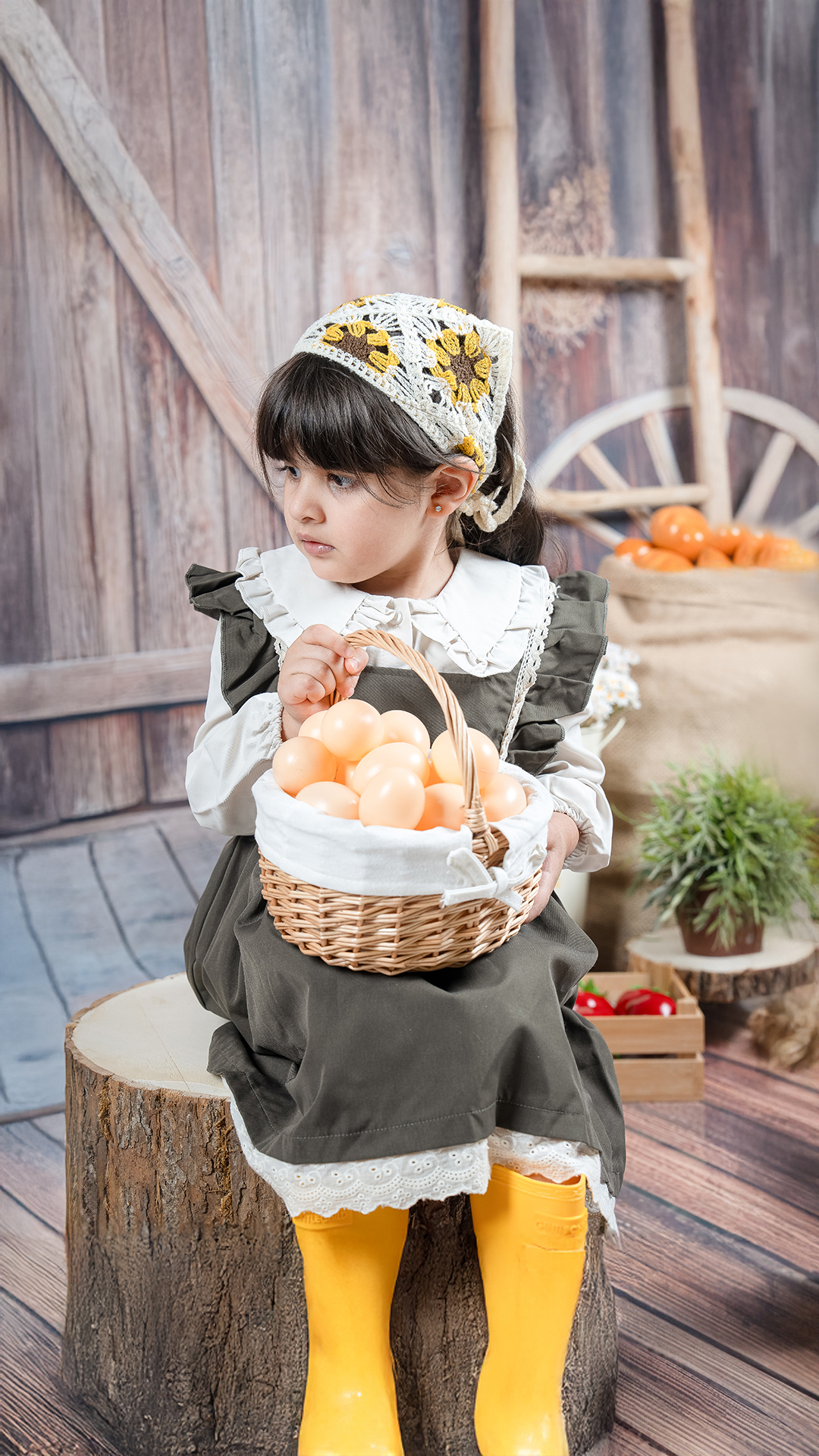 تصوير أطفال بثيم المزرعة – صيصان وأرانب في Pictoria Studio بالكويت